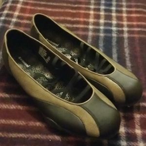 Black & gold athleisure shoes